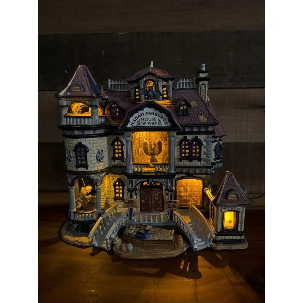 Lemax Spooky Town Collection Madam Ashbury's Lighted House of Wax 35784A-flaws